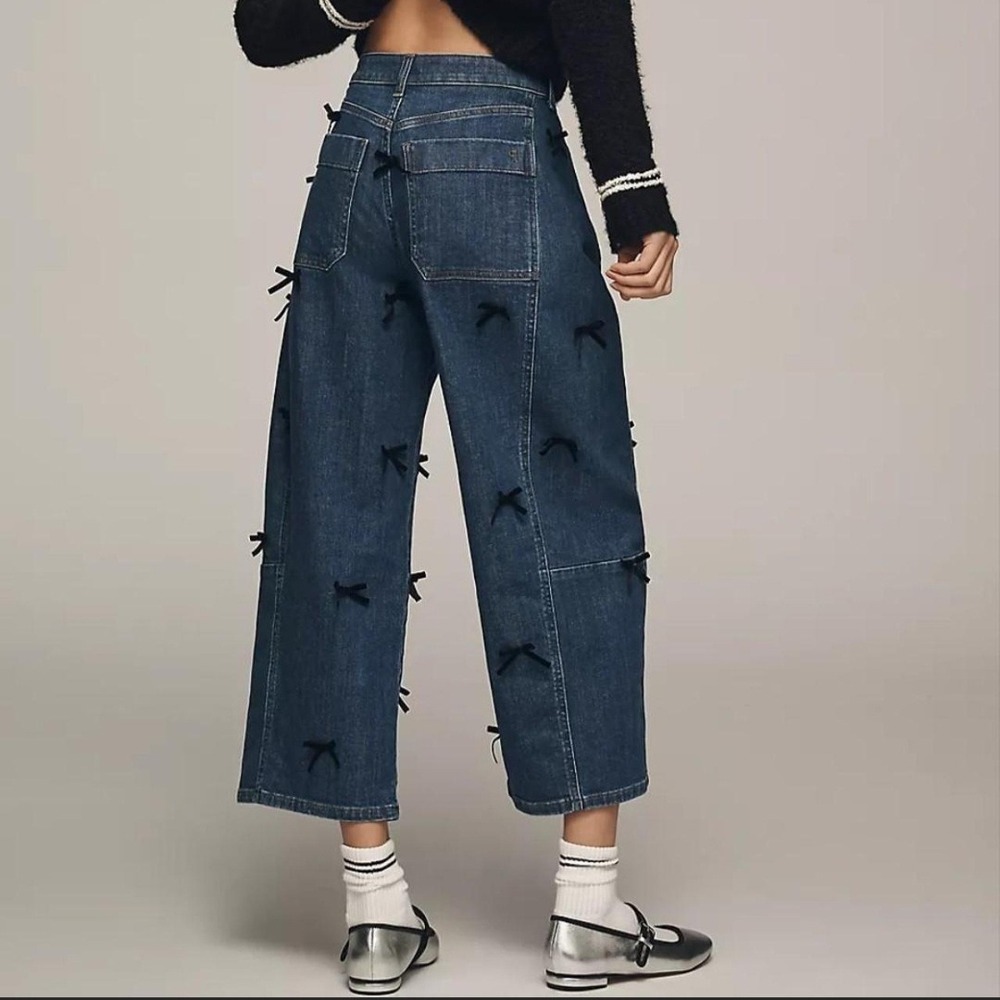 Pilcro Anthropologie Heritage Barrel Jeans 25 Blue Bow Applique Mid Rise Cropped - Picture 2 of 14